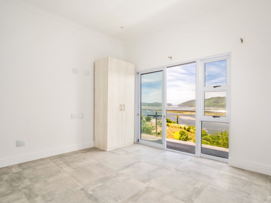 5 Bedroom Property for Sale in Paradise Western Cape